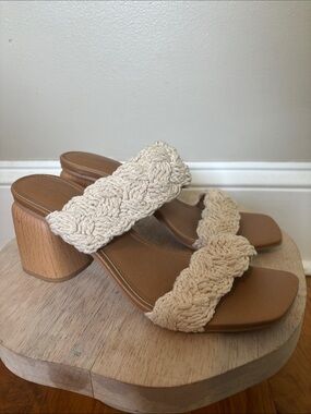 Universal Thread Women’s Cream Braided Slide Heels size 8.5
